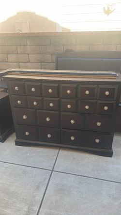 Bedroom furniture Dressers and bed frame