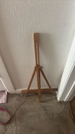 Wooden Tripod Art Easel