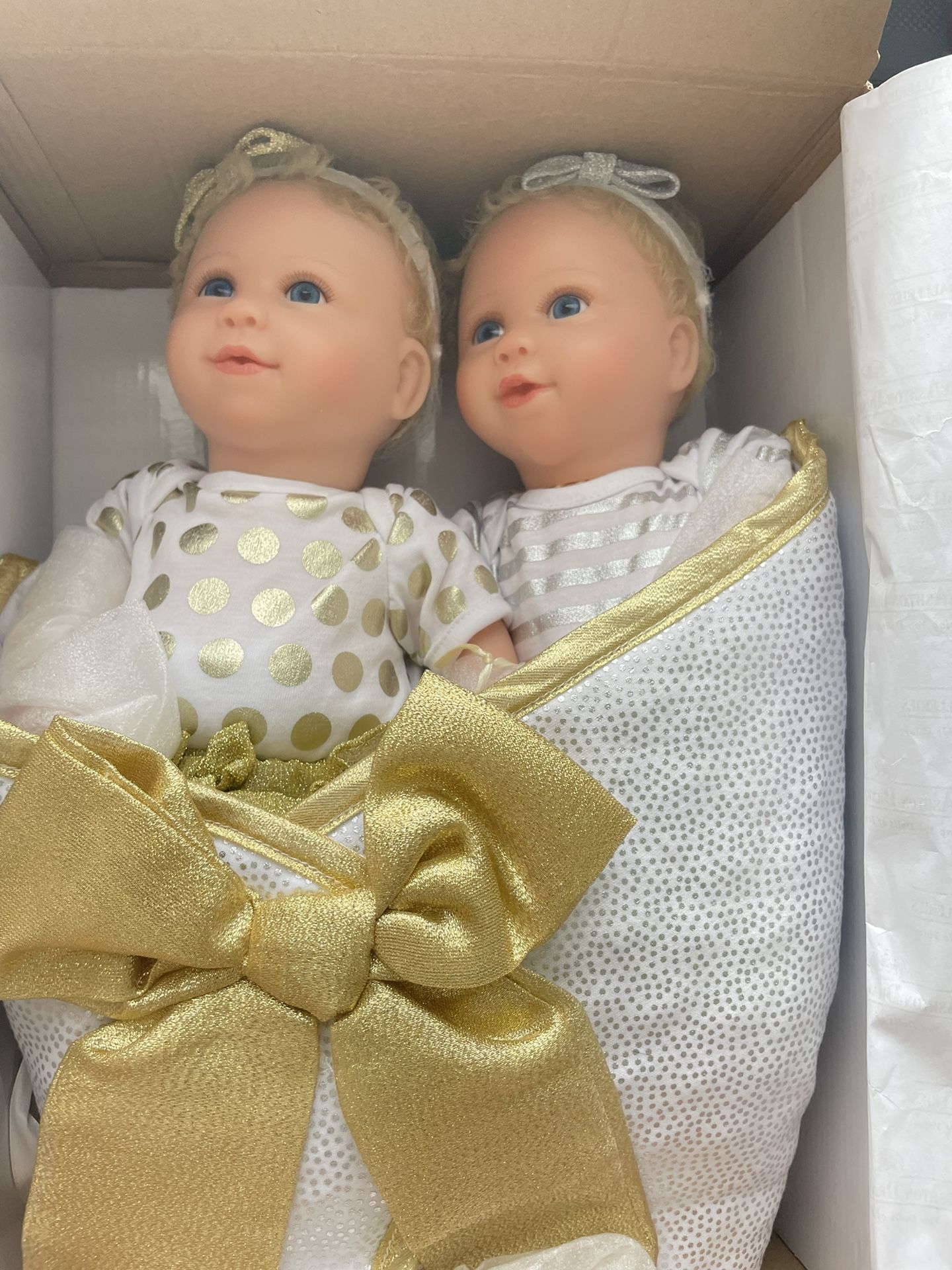Ashton Drake TrueTouch Silicone Twin Baby Dolls With Custom Bunting