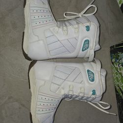 Women's Snowboard Shoes Size 8