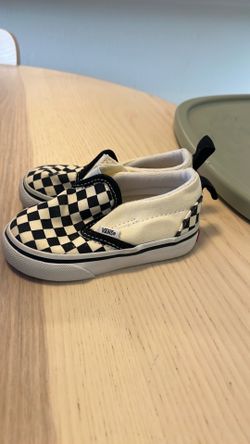 Size 5T toddler Vans only worn once!