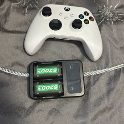 Xbox Controller & Batter Charging Pack