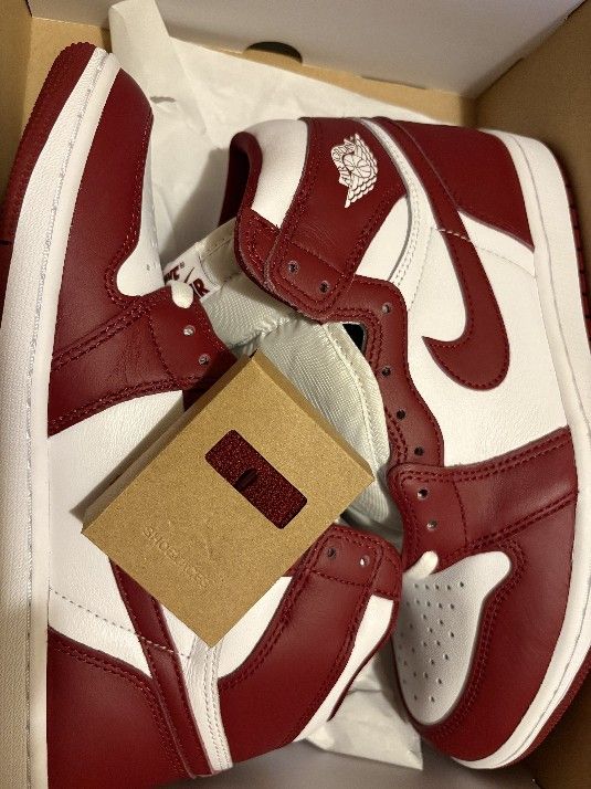 Jordan 1 Retro High OG Artisanal Team red