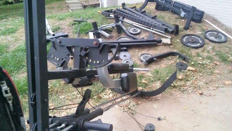 Complete fitness gear with weights had over 100 plus pound