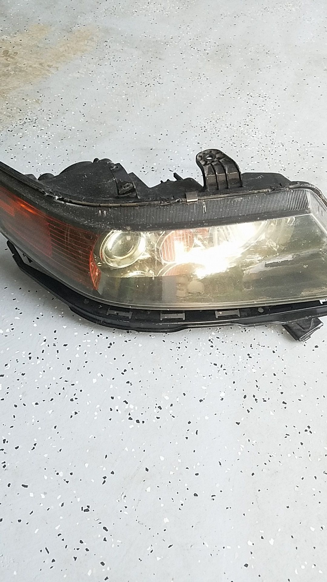 Acura TSX passanger headlight