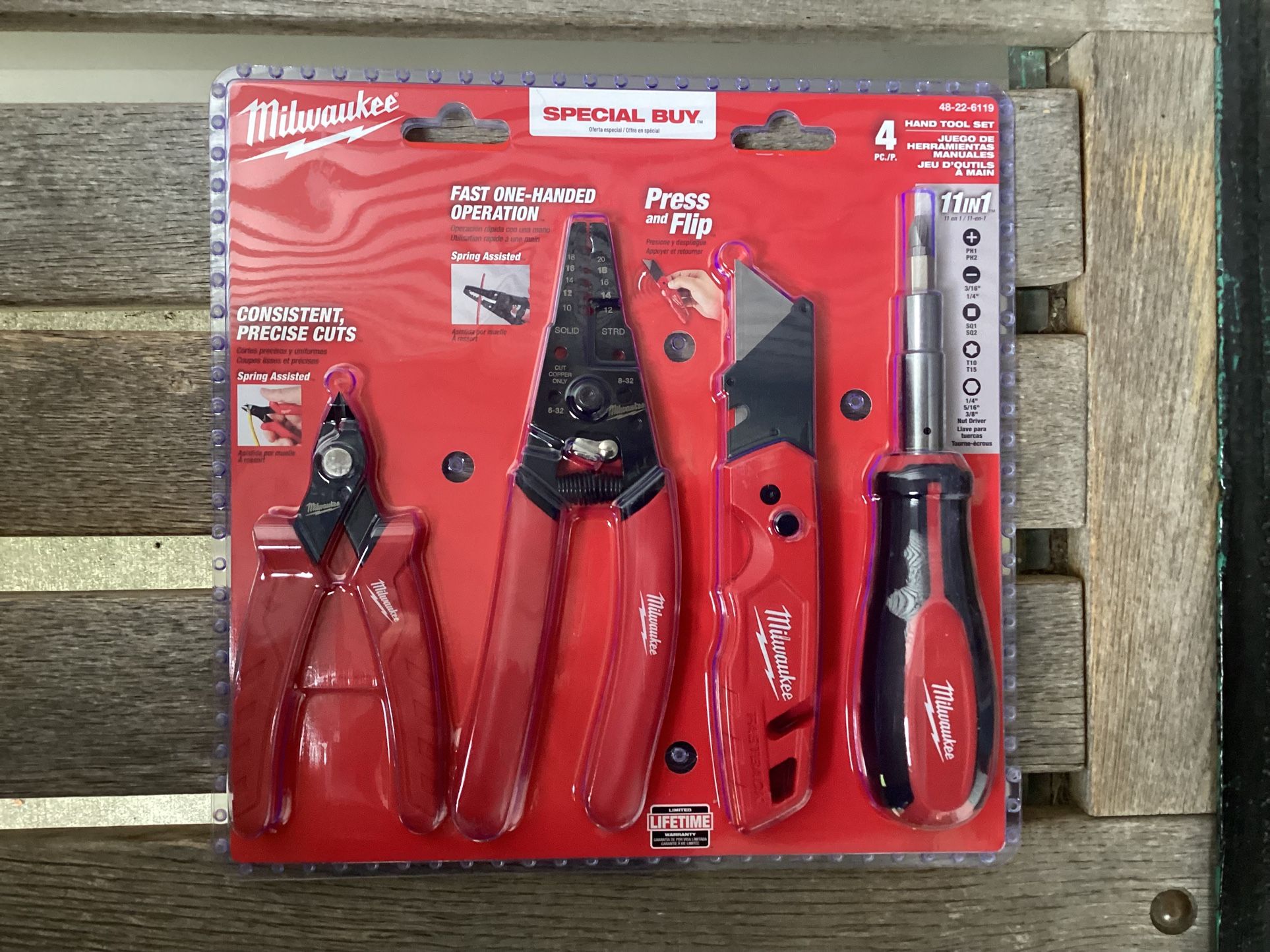 Milwaukee Electrician's Hand Tool Kit 4PC. Brand NEW.
