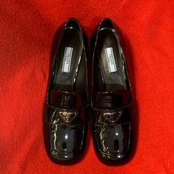 Classic PRADA Nib Black Patent Leather Loafers Sz 8 Never Worn