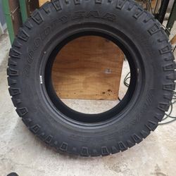 Tire Good Year Wrangler LT 275/65R18