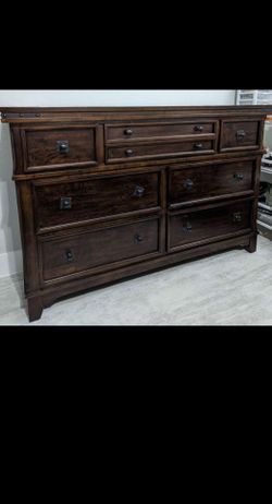 Holland House Dresser