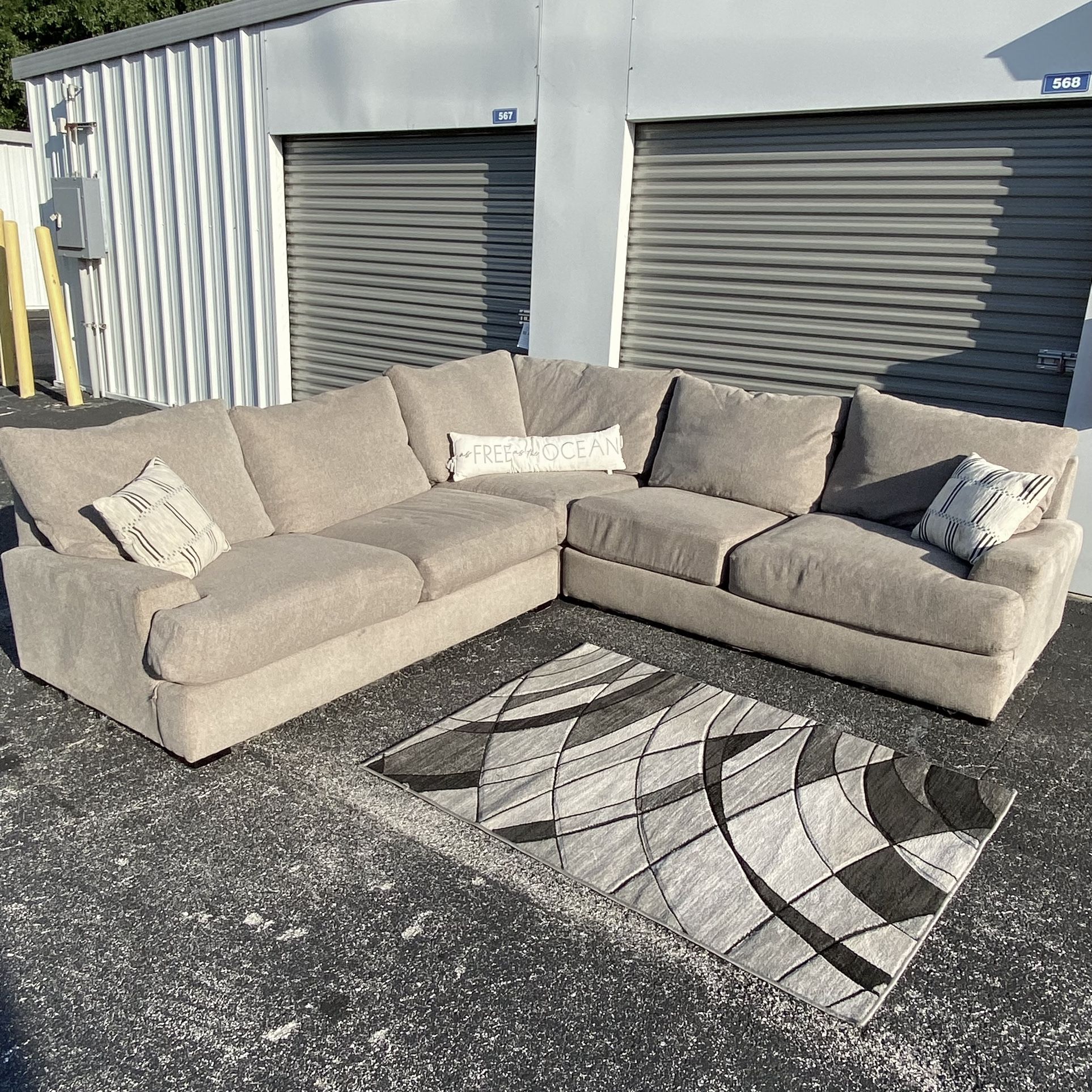 Like New Large Grey Sectional Couch/Sofa + FREE DELIVERY! for Sale in