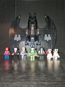 LEGO Batwing Build with 7 Minifigures