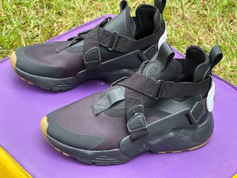 Size 8 Nikes