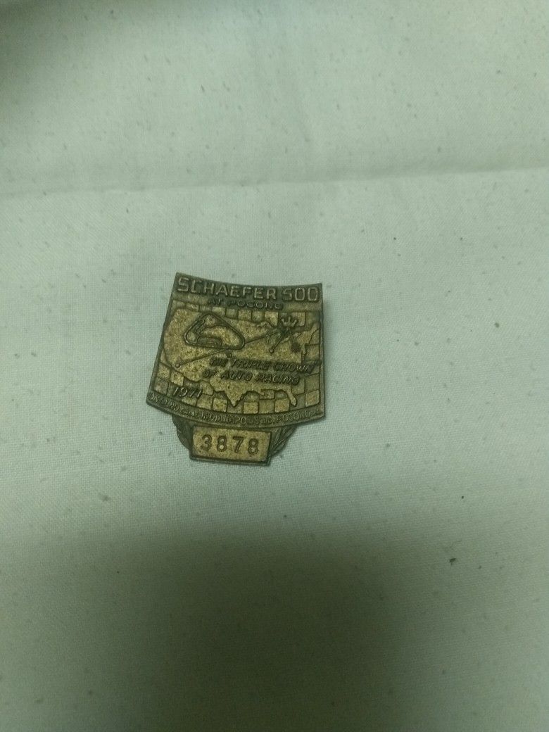 Vintage Collectible 1971 Schaefer 500 Pocono Race Pin
