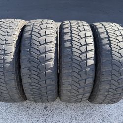 (4) 265/70R17 Goodyear Wrangler MT/R