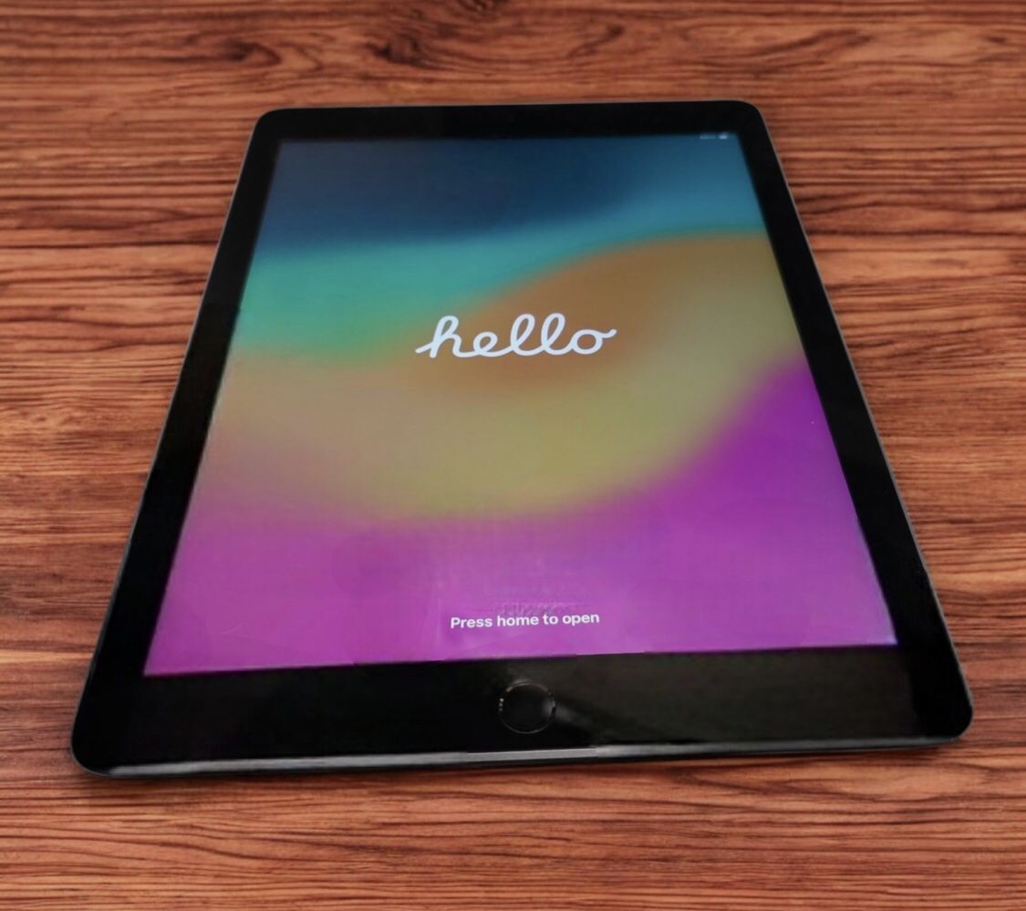 iPad 6 With Charging Cable