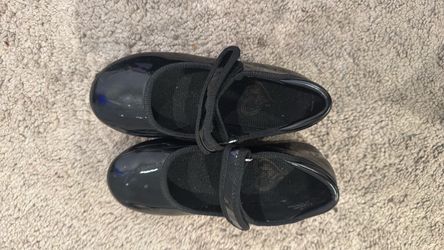 Toddler size 10 tap shoes