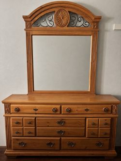 Traditional Solid Wood Bedroom Set