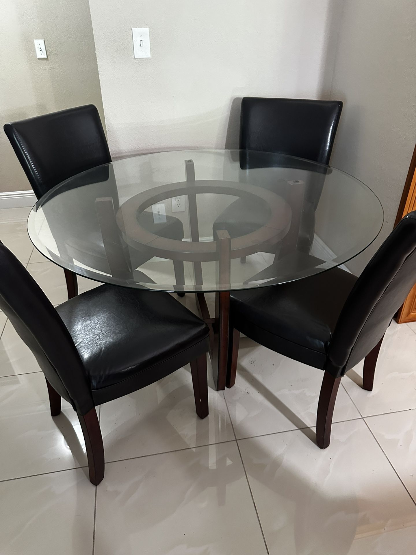 Dinning Table 