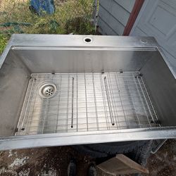 Kraus Modern Farm Sink Exc