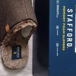 Men's Slippers Size XL 13-14   New