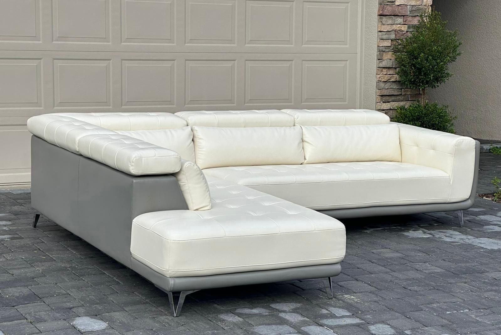 Sofa/Couch Sectional - White - Leather - Delivery Available 🚛