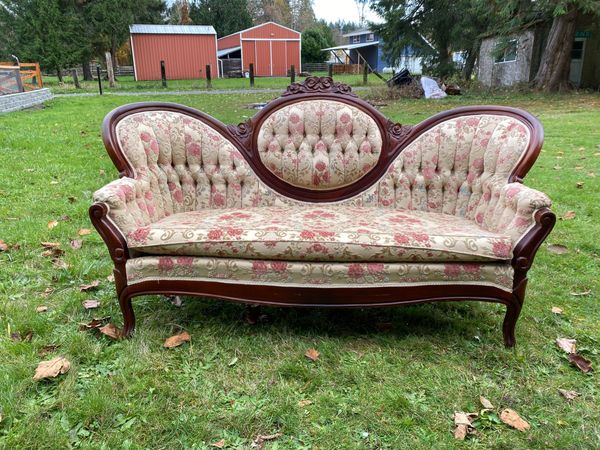 Victorian Couch - Carlton McClendon Furniture Co.-Delivery available