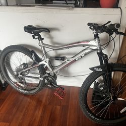 GT Sensor 3.0 Mountain Bike