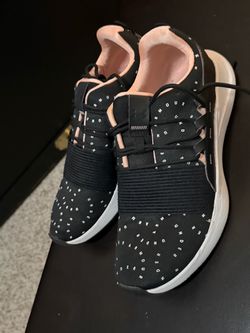 Under Armour Women’s Breathe Lace Shoes – Size 10