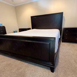 Cali-king Bedroom Set