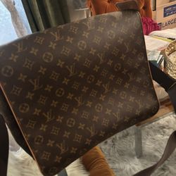 Louis Vuitton Large luxury Bag
