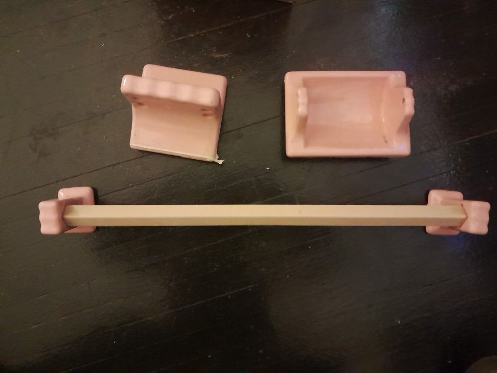 Hard To Find 50's Era Bathroom Pink Tile..