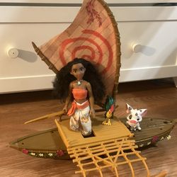 Moana canoe & friends and Blue Seashell pendants