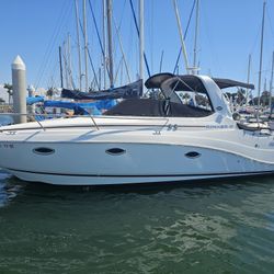 2008 Rinker Express Cruiser 