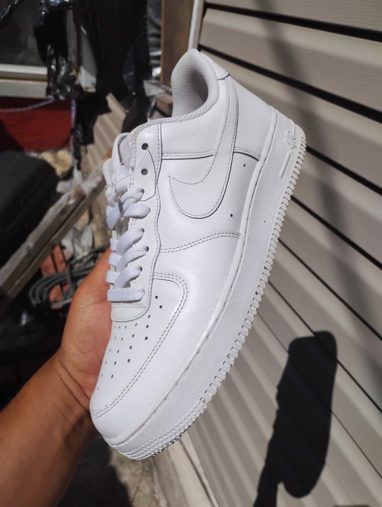 AF1 SIZE 8.5 