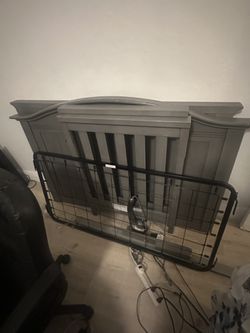 Toddler bed/crib