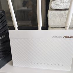Asus Dual Band 1900gb Router And Netgear Modem