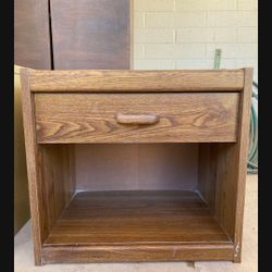 End Table With A Drawer 
