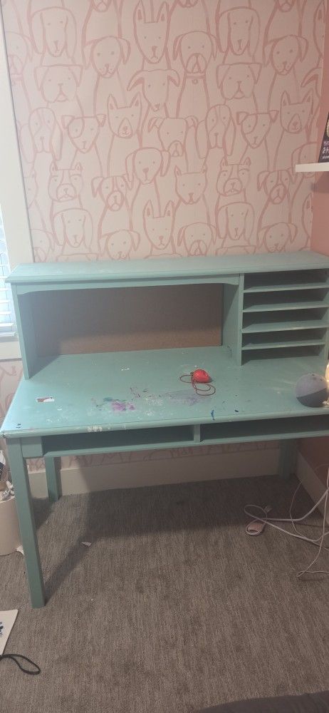 Free!!!! Kids Desk.