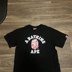 bape tee black size M includes tag,and bag 