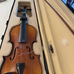 Violin with Travel Case Bag, Bow, And Accessories