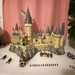 Lego Hogwarts Castle With Custom Display Case