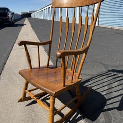 Vintage Nicholas & Stone Co. Solid Maple Rocking Chair.  Delivery Available