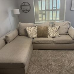 Luxurious L-Shaped Sectional Couch