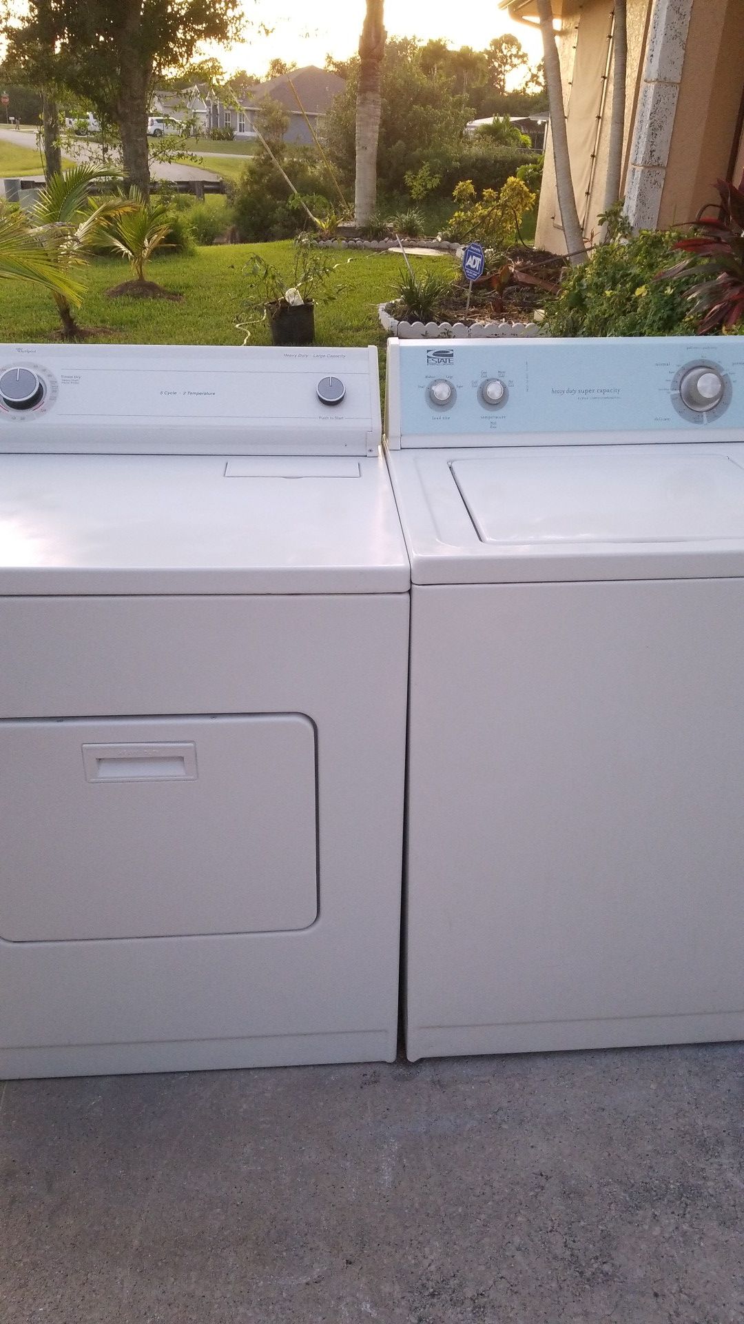 Super Super nice Whirlpool washer and dryer set