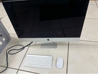 Apple iMac 27 Inch with Wireless Keyboard and Mouse.