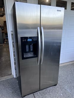 Kitchen Aid Refrigerator model KSCS25FTSS01 for sale