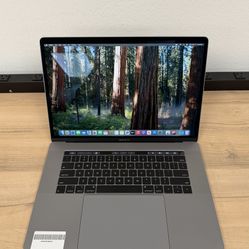 15" MacBook Pro Touchbar 32GB RAM*2TB SSD*2.9Ghz Intel 6 Core i9