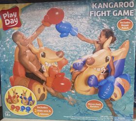 Brand new kangaroo water splash fight game!! Play day!!