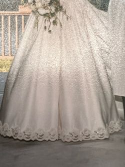 Ivory preserved 1998 exquisite detail wedding gown