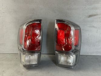 2016 2017 2018 2019 2020 2021 2022 2023 TOYOTA TACOMA REAR LEFT & RIGHT TAIL LIGHTS OEM